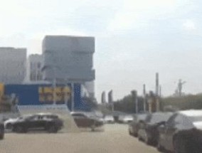 为“求职抵债”，男子先后两天试驾连续撞毁5辆豪车，同一交警处理两次事故