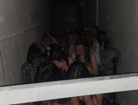 10名少女被骗至马来西亚，护照被没收被迫卖淫，移民局突击救出