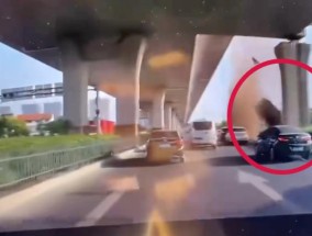 浙江一车辆从高架掉落，警方通报