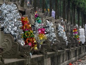 清明代祭扫套餐4999元含茅台！跑腿平台：由品牌部专人跟进采买