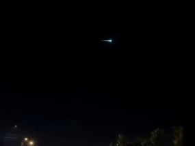 昨夜多地惊现火流星！“瞬间天都亮了”