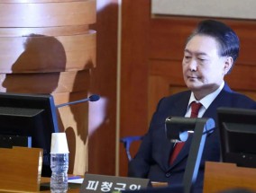 尹锡悦遭罢免，大戏开场