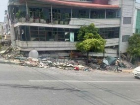 缅甸7.9级地震，当地居民：小楼房塌了，大桥也塌了